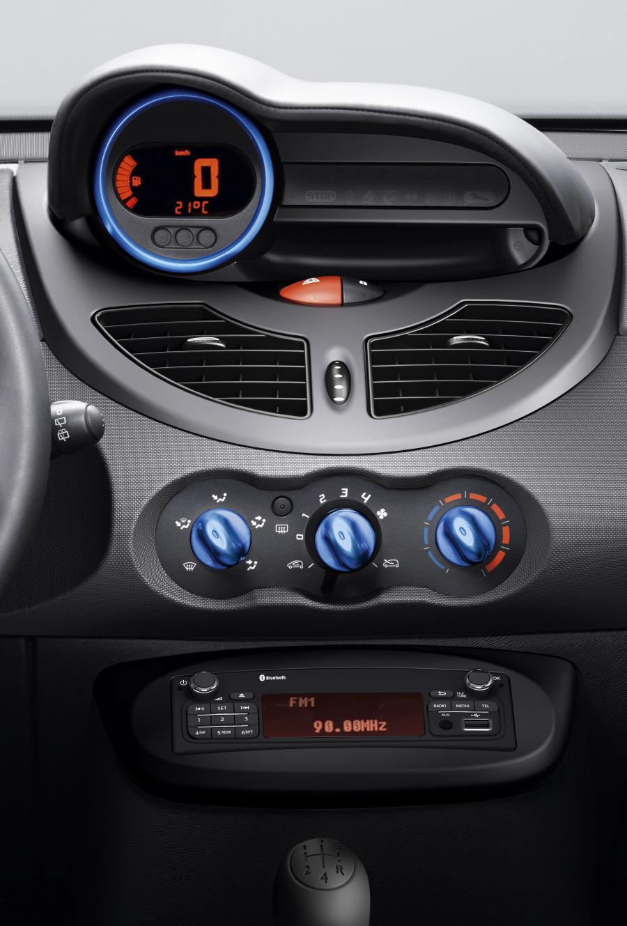 Renault Twingo 2011 года  (фото 39 из 83)